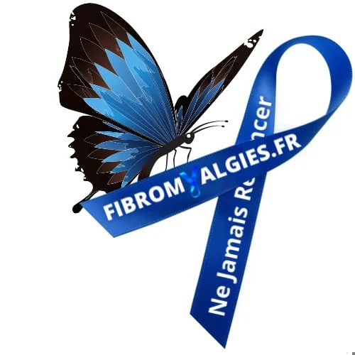 Logo de l'association Fibromyalgies.fr montrant un papillon noir et bleu à côté d'un ruban bleu de sensibilisation avec les inscriptions "FIBROMYALGIES.FR" et "Ne Jamais Renoncer"